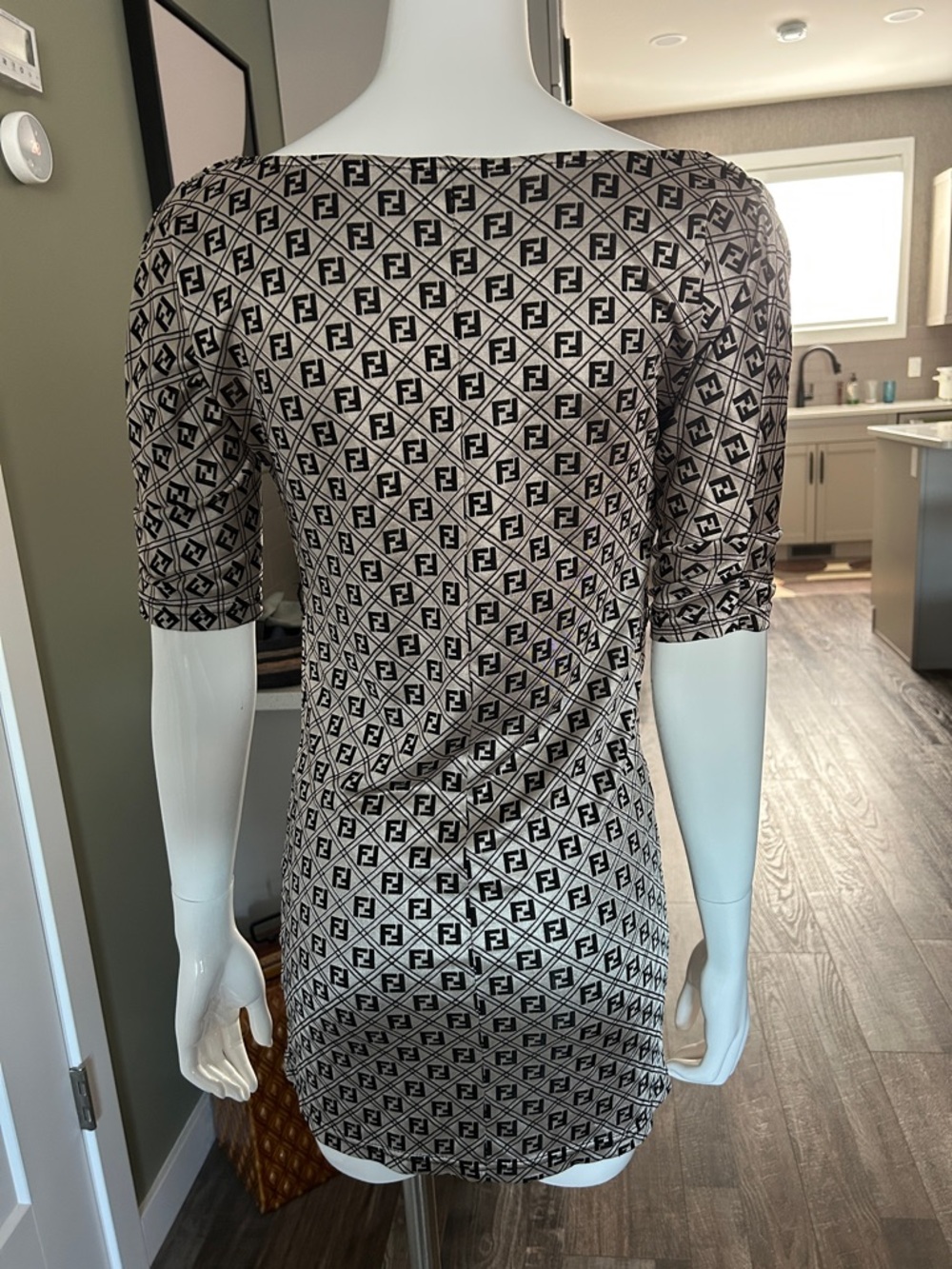 Bodycon Dress XS-S Ruched Stretch Logo Print - Picture 8 of 12
